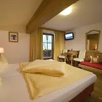 Hotel Alpenhotel Tirolerhof 4*