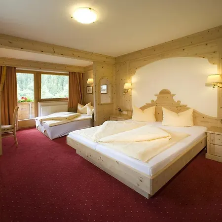 Alpenhotel Tirolerhof 호텔