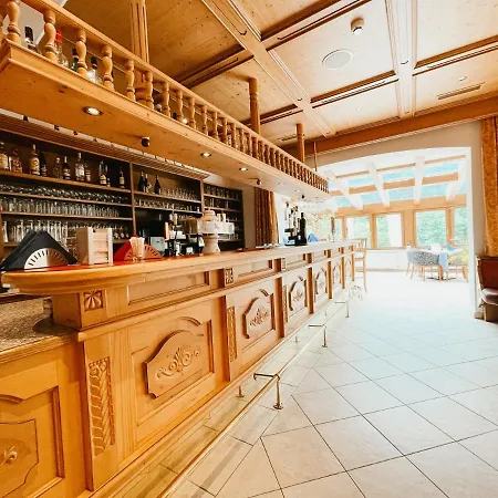 Alpenhotel Tirolerhof 4* ゲルロス