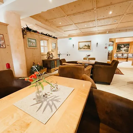 מלון Alpenhotel Tirolerhof